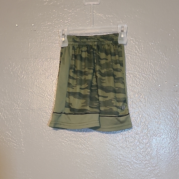 Layer 8 Other - Layer 8 Camo Print Boys Athletic Shorts Size 6 EUC
